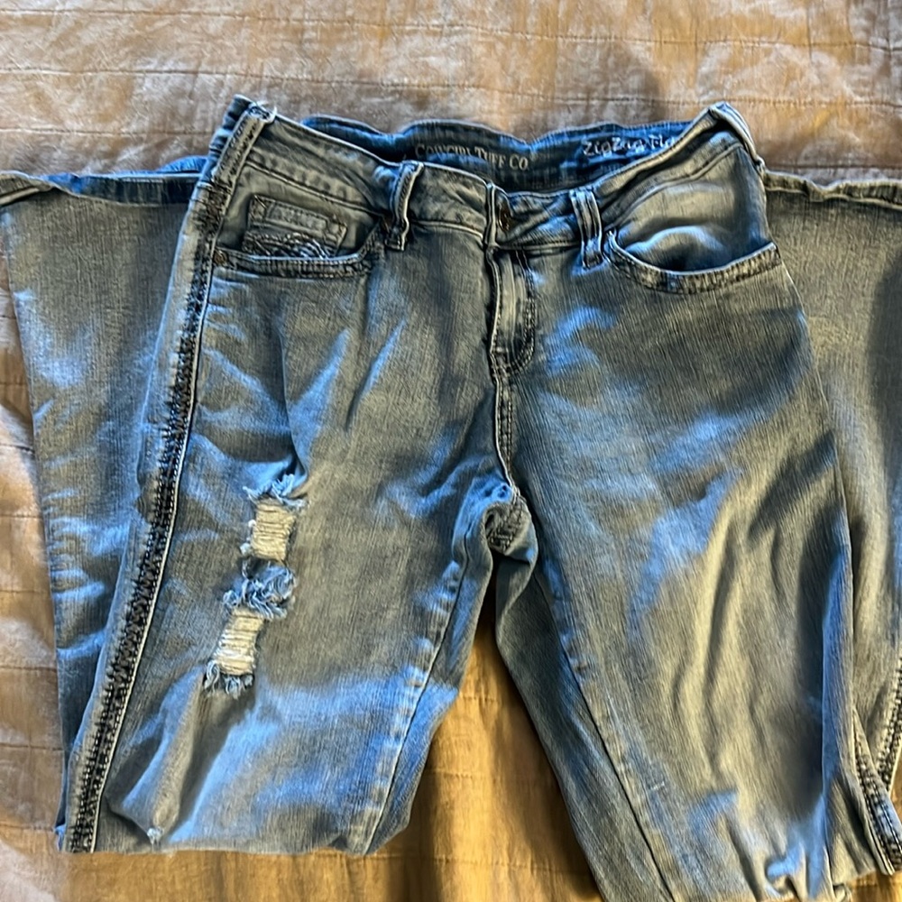 Cowgirl Tuff Zigzag Flare jeans 28s short
